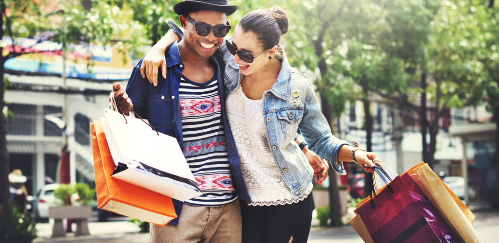 a couple on enjoying a vacation they used BMO reward points for